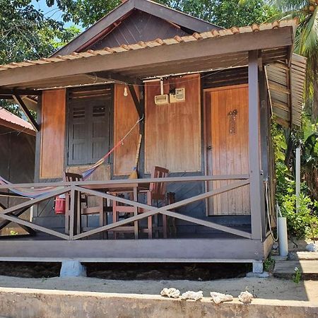 The Station Tioman Hotell Kampong Ayer Batang Exteriör bild