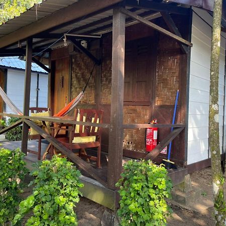 The Station Tioman Hotell Kampong Ayer Batang Exteriör bild