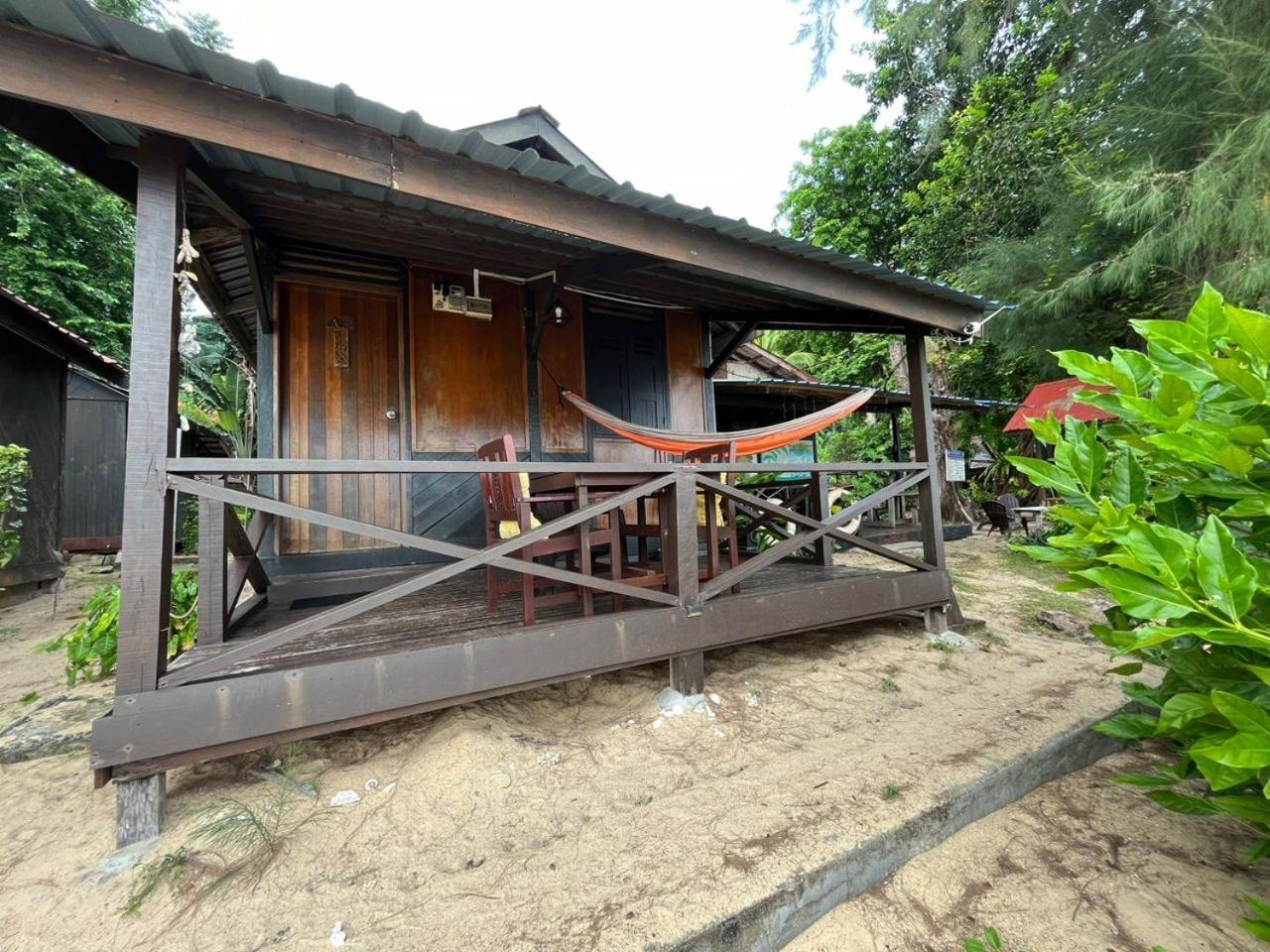 The Station Tioman Hotell Kampong Ayer Batang Exteriör bild