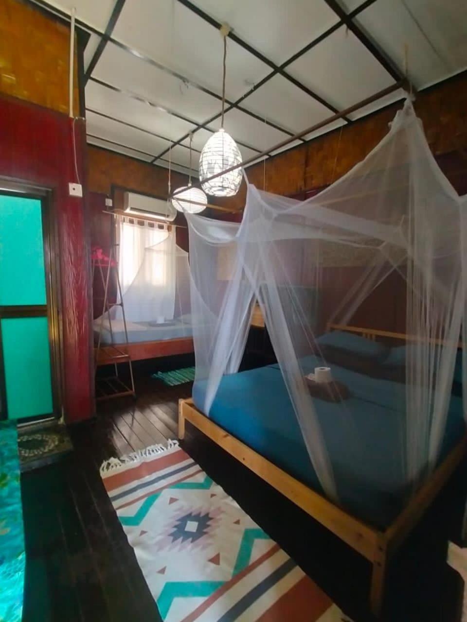 The Station Tioman Hotell Kampong Ayer Batang Exteriör bild