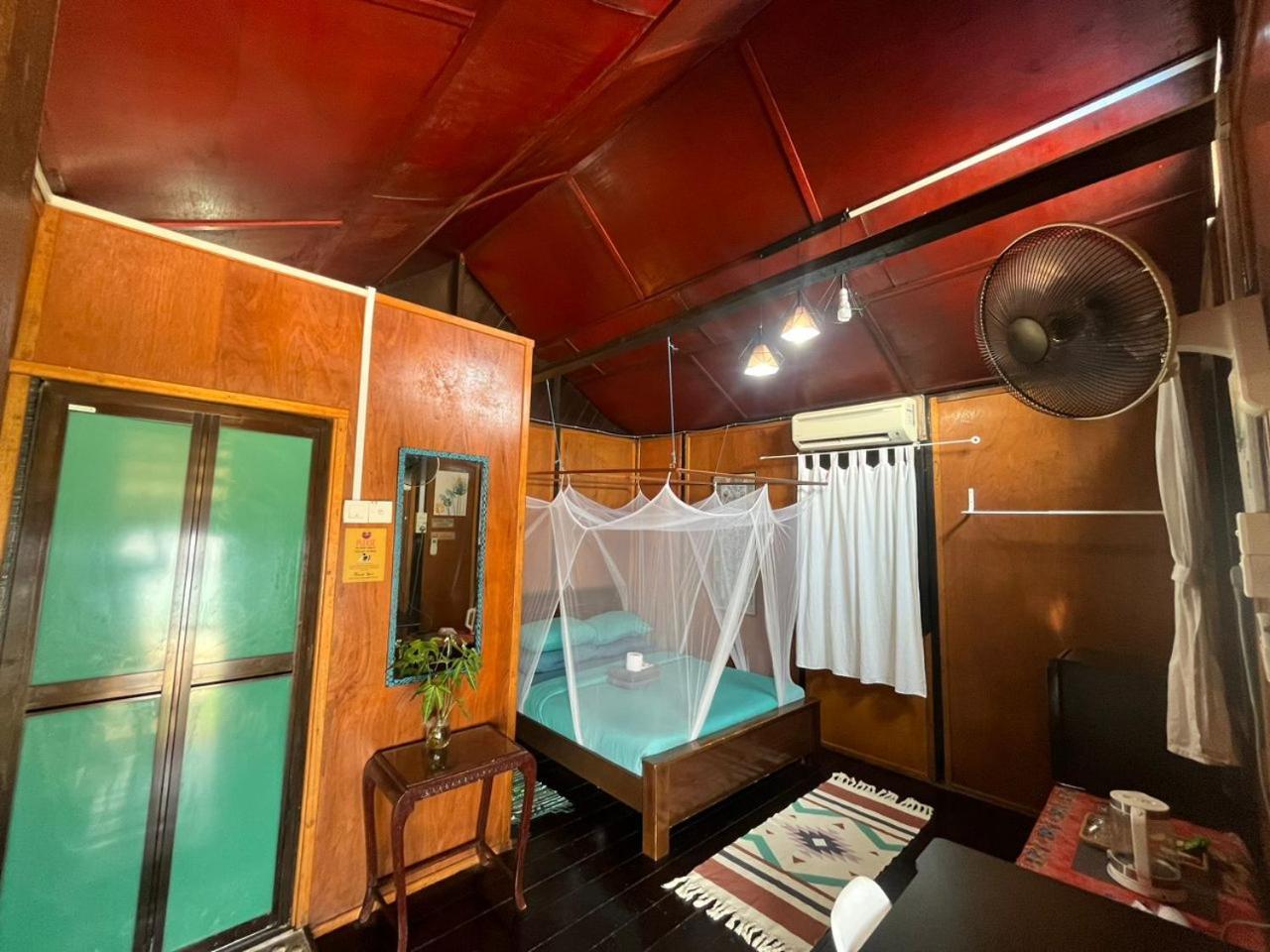 The Station Tioman Hotell Kampong Ayer Batang Exteriör bild
