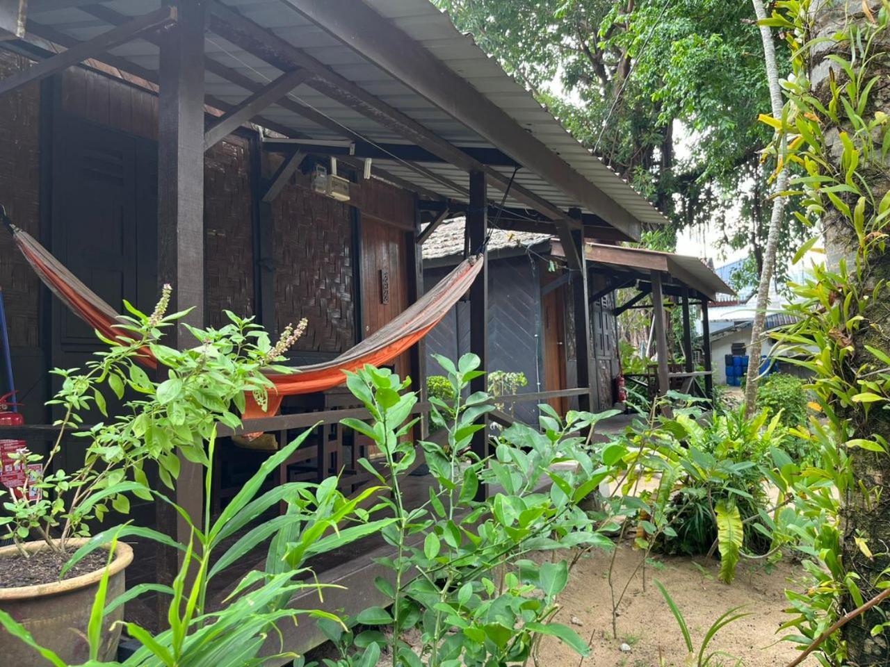 The Station Tioman Hotell Kampong Ayer Batang Exteriör bild