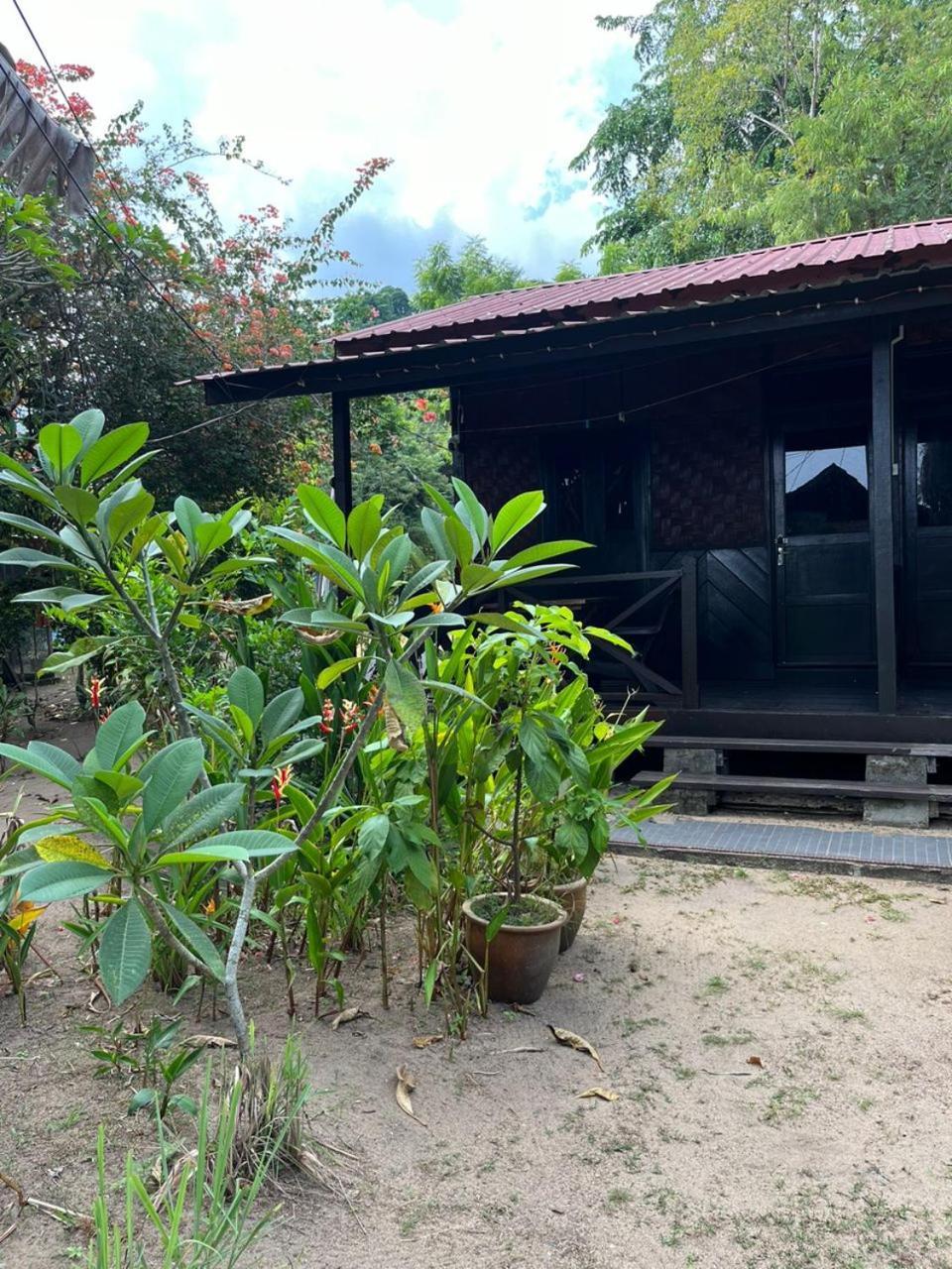 The Station Tioman Hotell Kampong Ayer Batang Exteriör bild