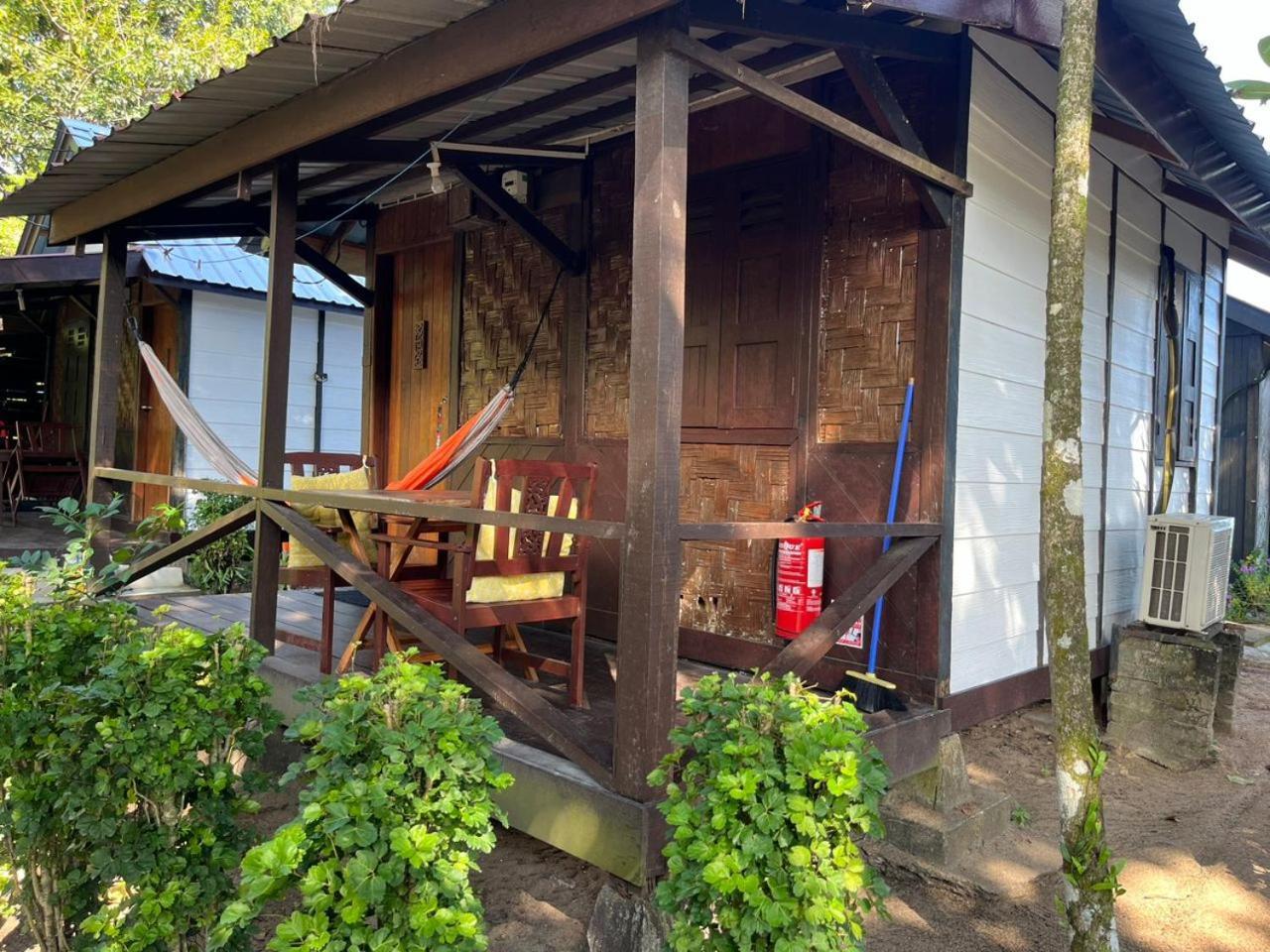 The Station Tioman Hotell Kampong Ayer Batang Exteriör bild